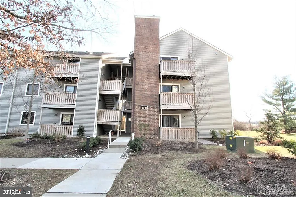 1 bed, 1.0 bath, 775 sqft, $1,850 — Photo 1