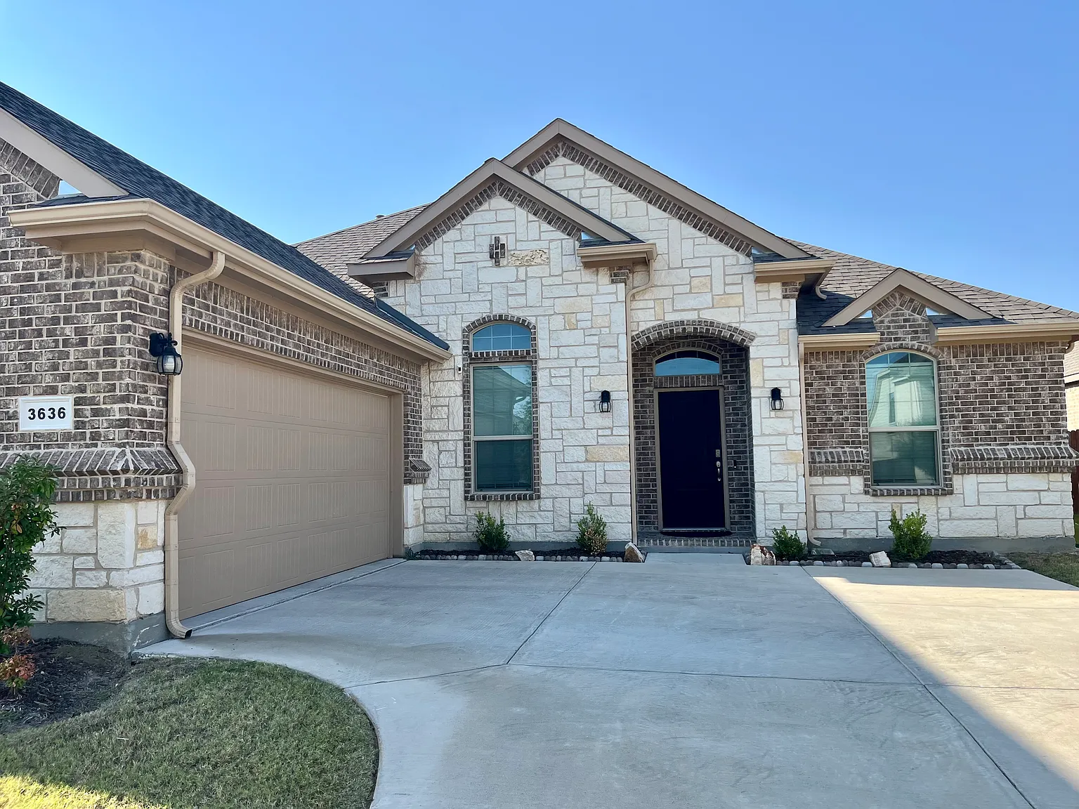 4 bed, 2253 sqft, $3,195 — Photo 1