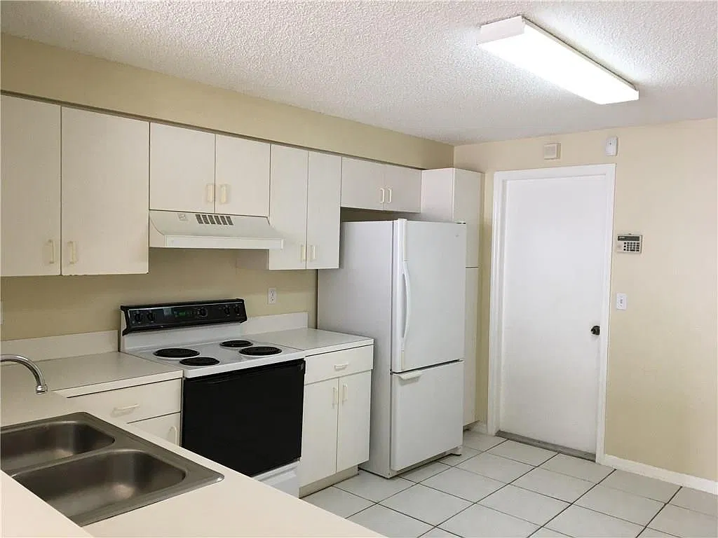 2 bed, 2.5 bath, 1296 sqft, $2,700 — Photo 4