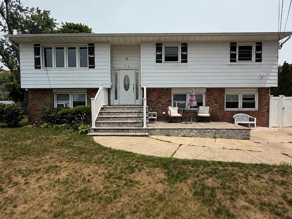 272 Davenport St #1