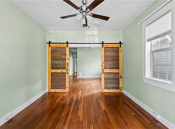 2nd image of 2621 Robert St