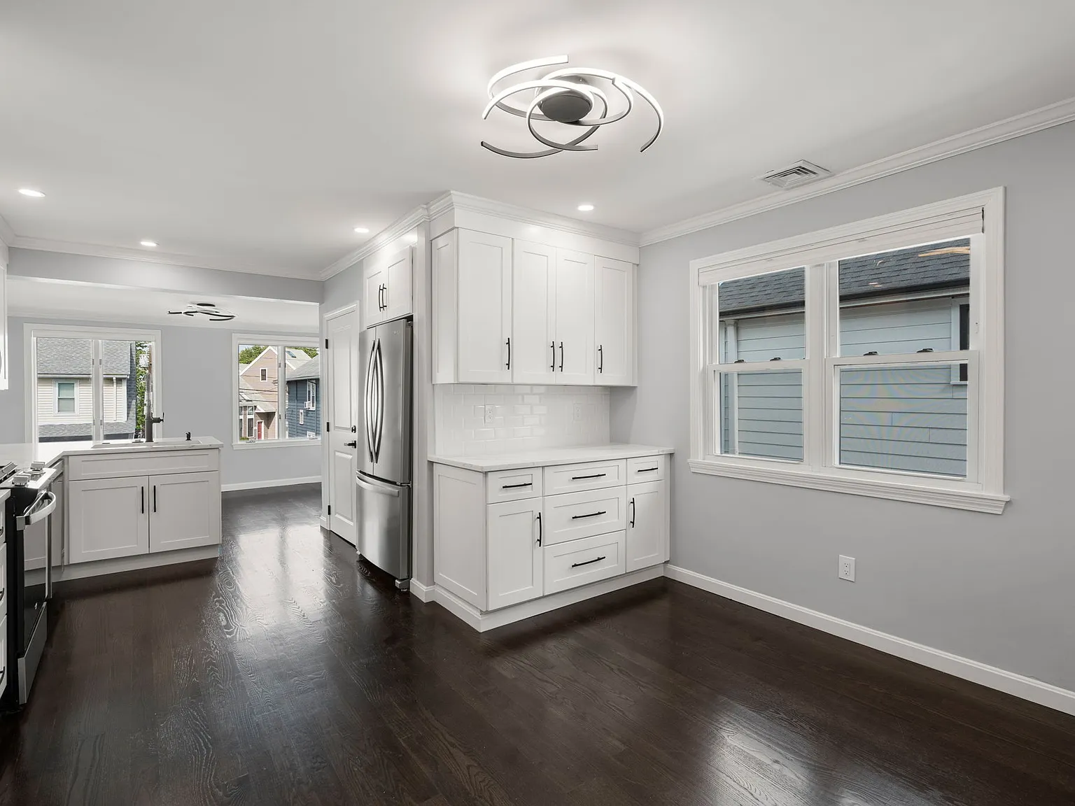 3 bed, 1400 sqft, $4,200 — Photo 3