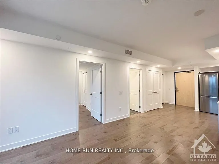 340 Queen St #1710 — Photo 11