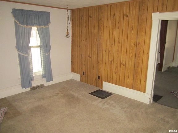5th image of 121 S Menard St