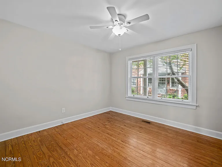514 Broad St — Photo 6