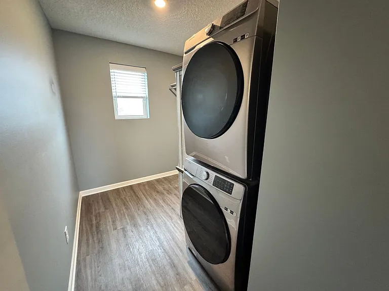 1610 Westport Dr — Photo 23