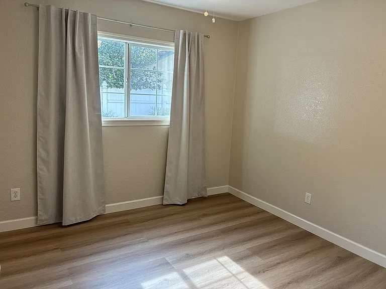 13927 Woodland Dr — Photo 43