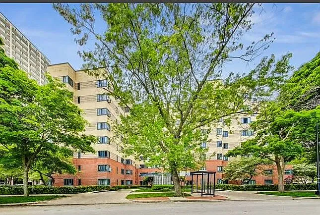 5060 N Marine Dr APT A1 photo 1