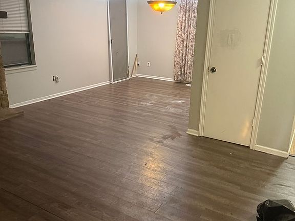 4th image of 2837 Eaton St