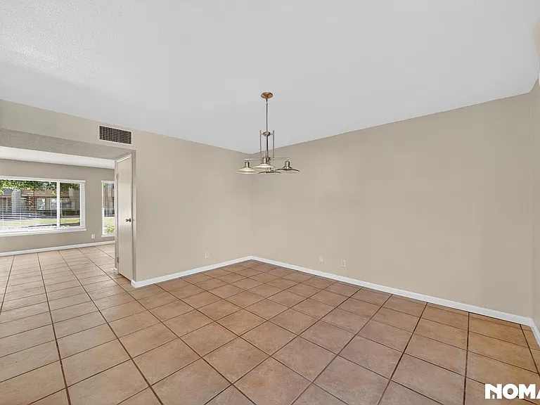 4628 Michillinda Ln — Photo 8