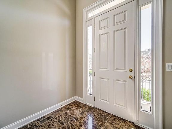 2nd image of 1445 Montclair Ct