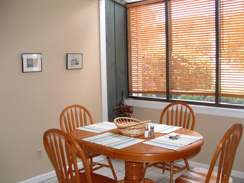 Sunny breakfast nook