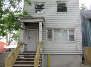 240 Pearsall Ave, Jersey City, NJ 07305