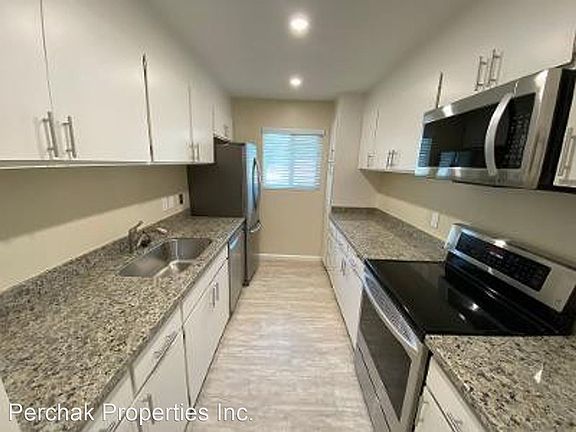 4th image of 3549 Wildwood Ln