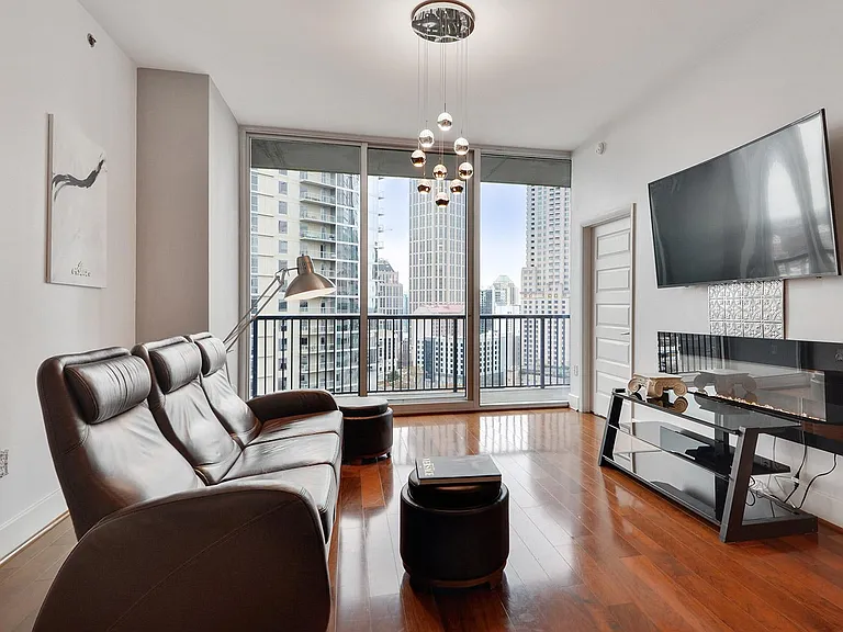 1080 Peachtree St NE #1415FURNISHED — Photo 5