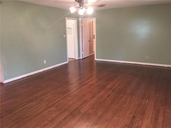 4th image of 216 John Arden Dr