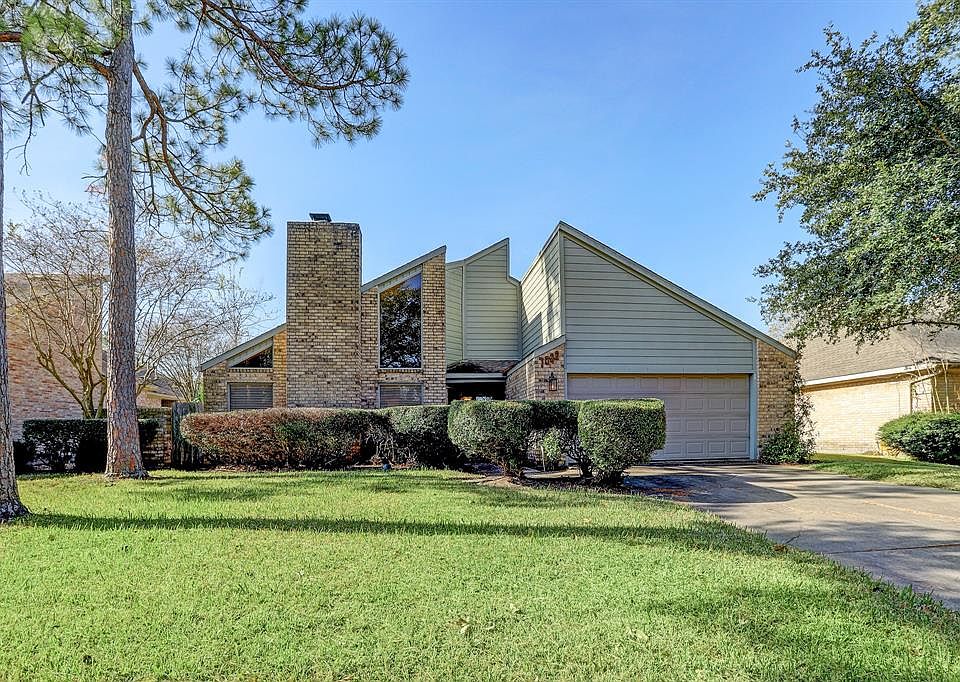 1st image of 1022 Honey Hill Dr