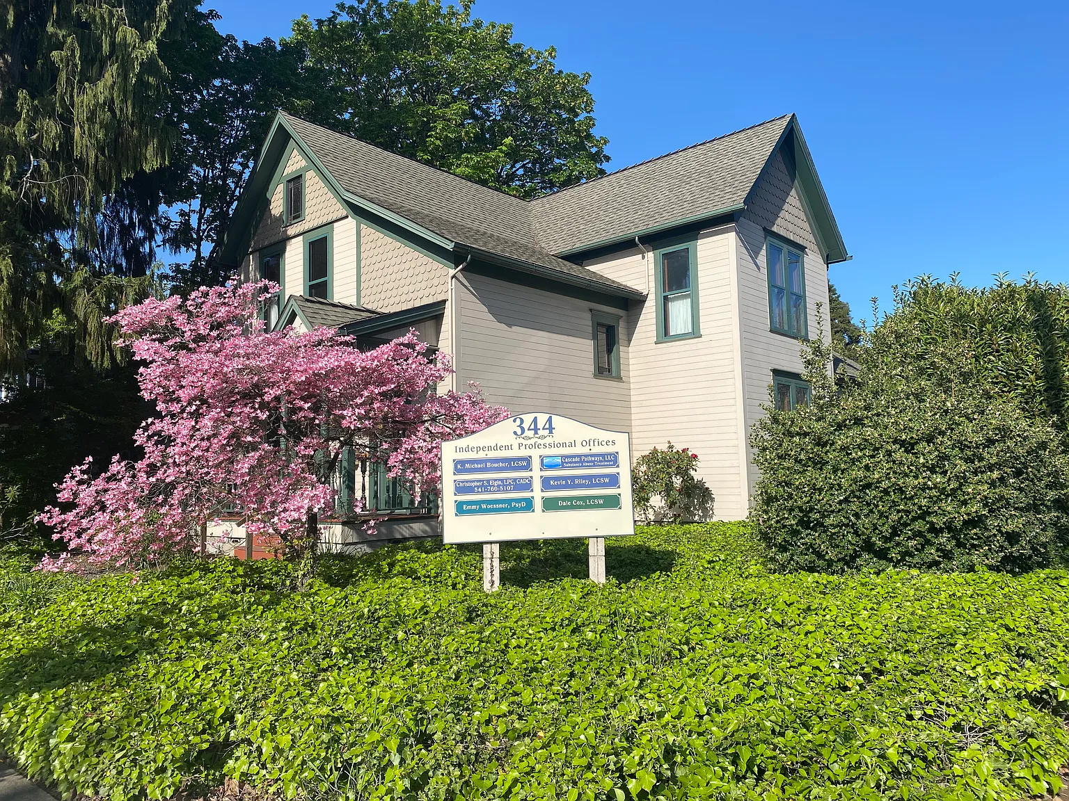 6 bed, 2000 sqft, $750 — Photo 1