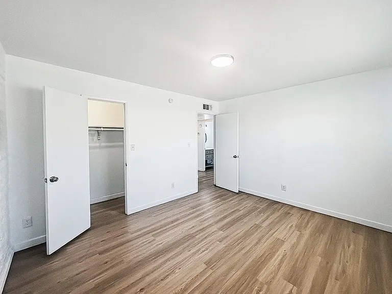 1808 N 31st St #8 — Photo 14