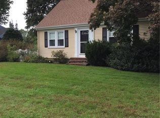 323 Potters Ave, Warwick, RI 02886