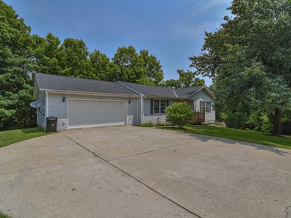 2nd image of 110 Dinah Dr