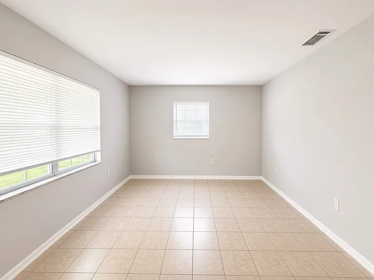 2070 Franklin St — Photo 5