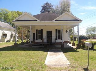 155 W Cypress St, Charleston, MS 38921