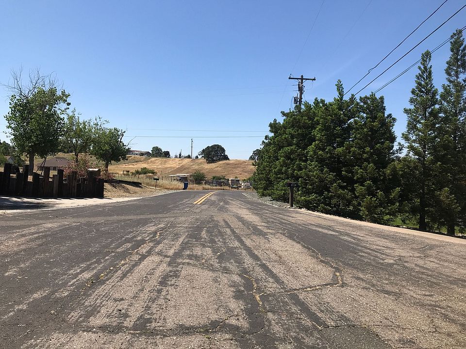 2nd image of 3080 Inyo Ct