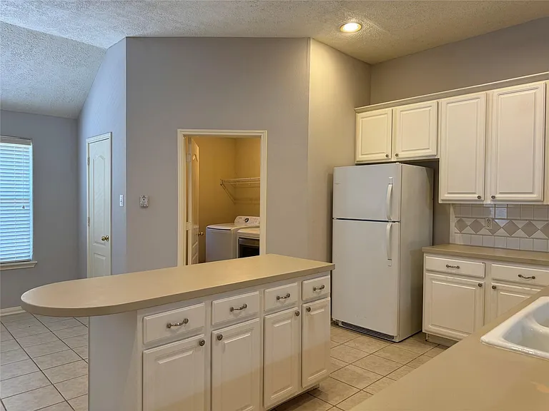 2711 Kimbleton Ct — Photo 8