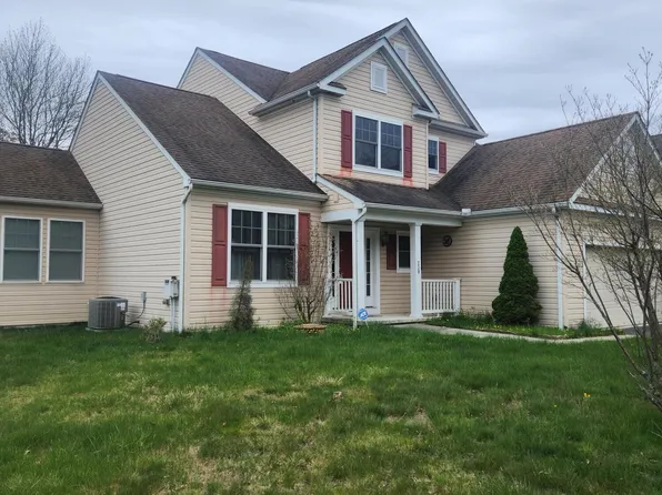 239 Dryden Rd, Stroudsburg, PA 18360