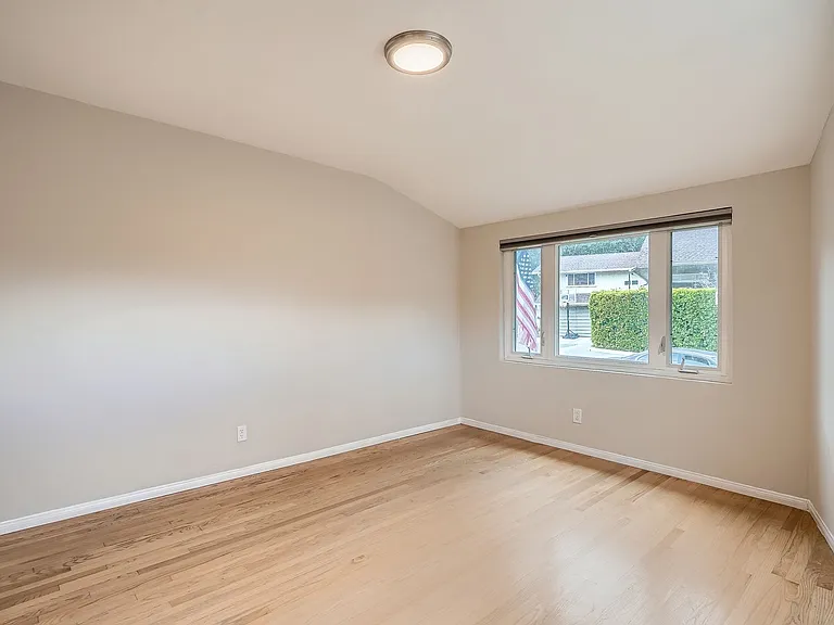 3766 Willowcrest Ave — Photo 14
