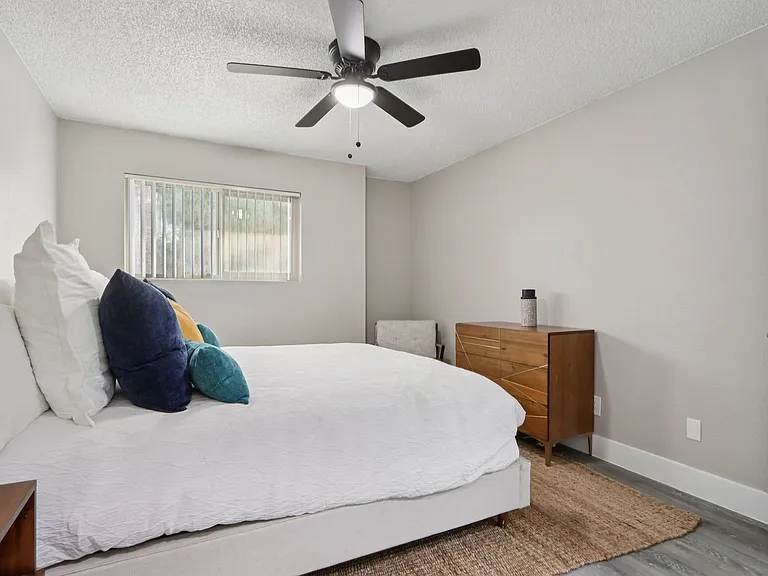 Sunrise in Chandler Apartments — Photo 77