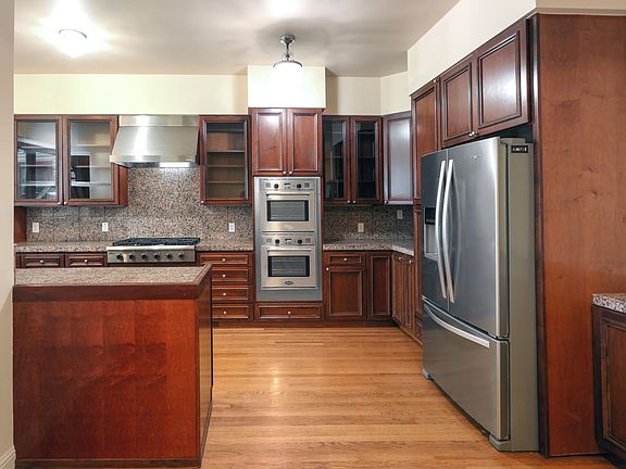5th image of 2610 Greenwich St