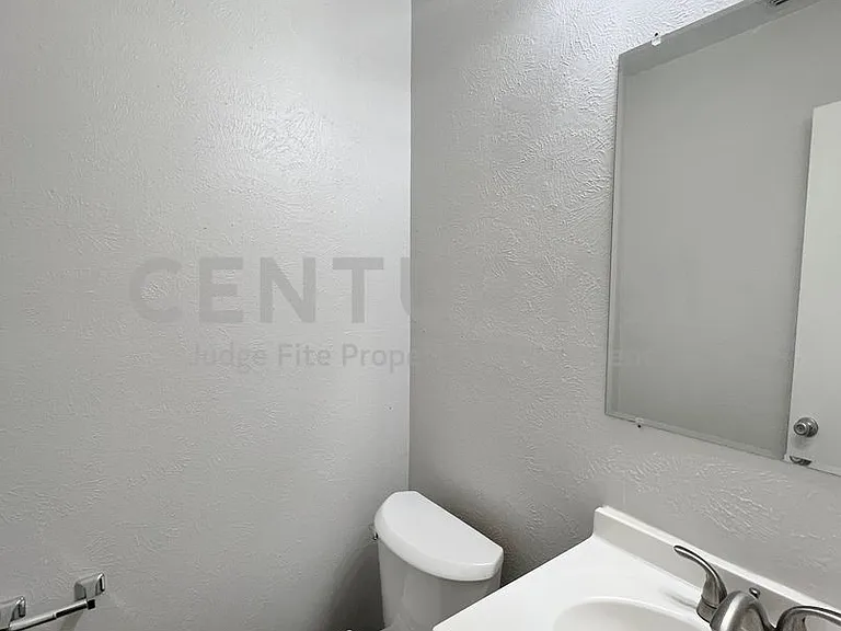 1108 N Elm St #10 — Photo 22