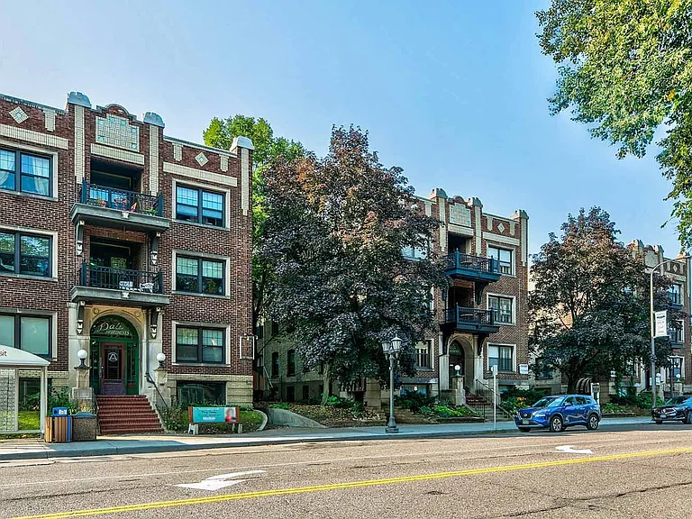 Grand and Dale Apartments — Photo 45