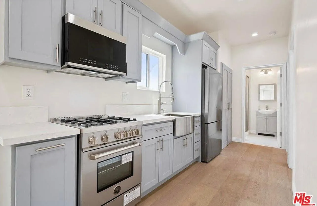 2 bed, 600 sqft, $2,500 — Photo 1