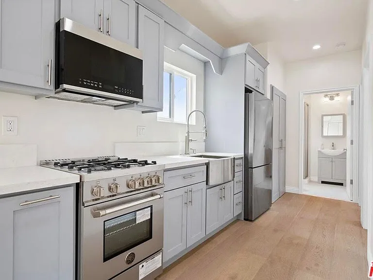 3122 Chaucer St — Photo 5
