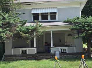 5701 Tracy Ave, Kansas City, MO 64110
