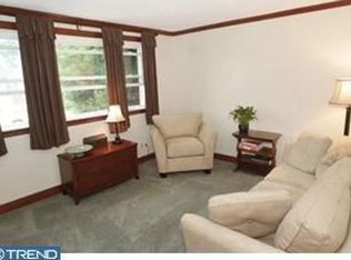 215 Ridley Ave, Folsom, PA 19033