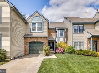 4 Hilltop Ln, Medford, NJ 08055