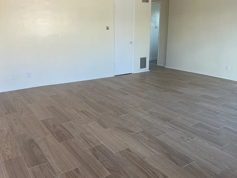 2920 W 141st St #5 — Photo 9