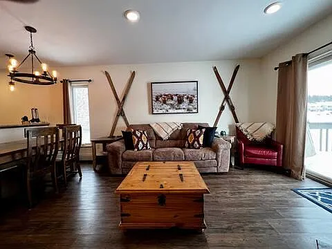 2 bed, 802 sqft, $3,200 — Photo 3