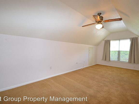 4th image of 1904 Pecan Cove Dr