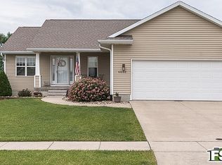 6030 York Ave, Marion, IA 52302