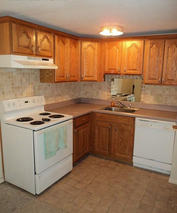 1st image of 925 Hancock St APT 32