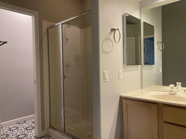 3358 E Wickieup Ln — Photo 15