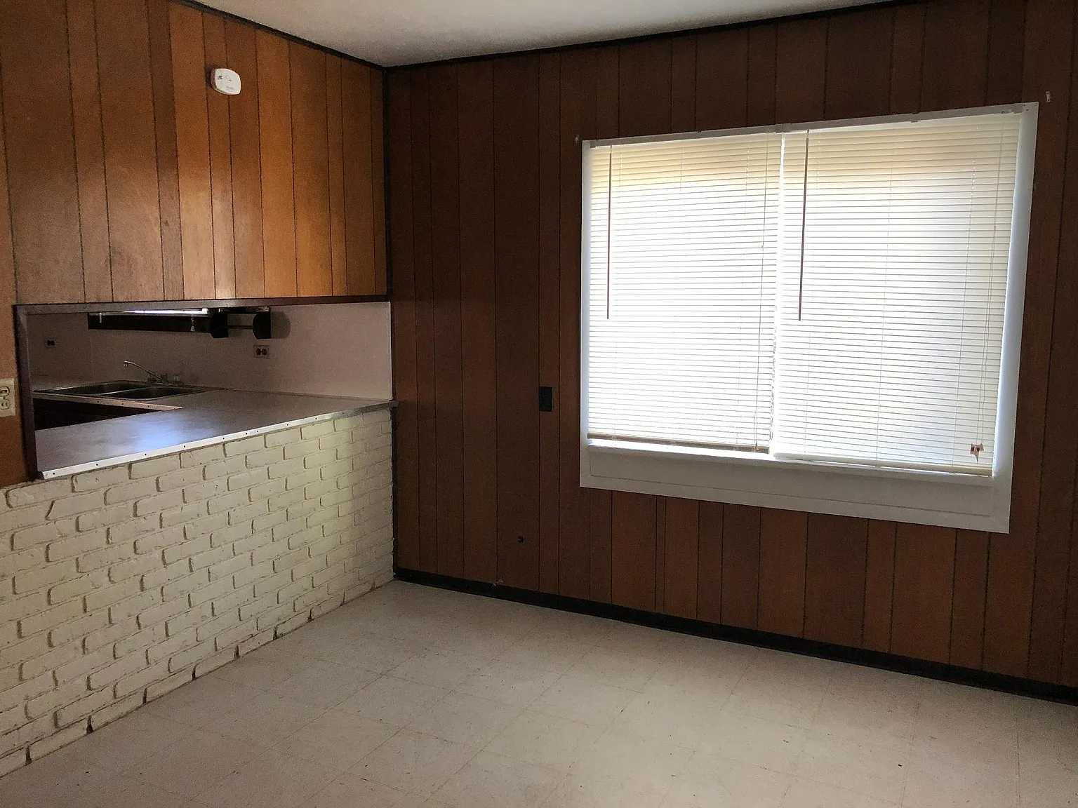 3 bed, $1,200 — Photo 2