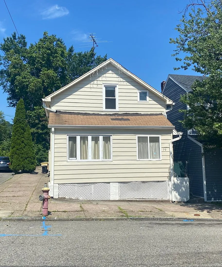 3 bed, 1750 sqft, $3,100 — Photo 2