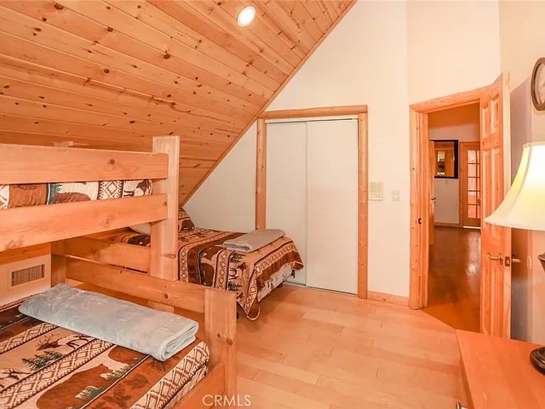 351 Glenwood Dr — Photo 12