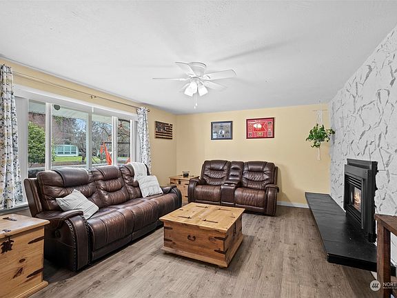 4th image of 2805 SE Brentwood Drive